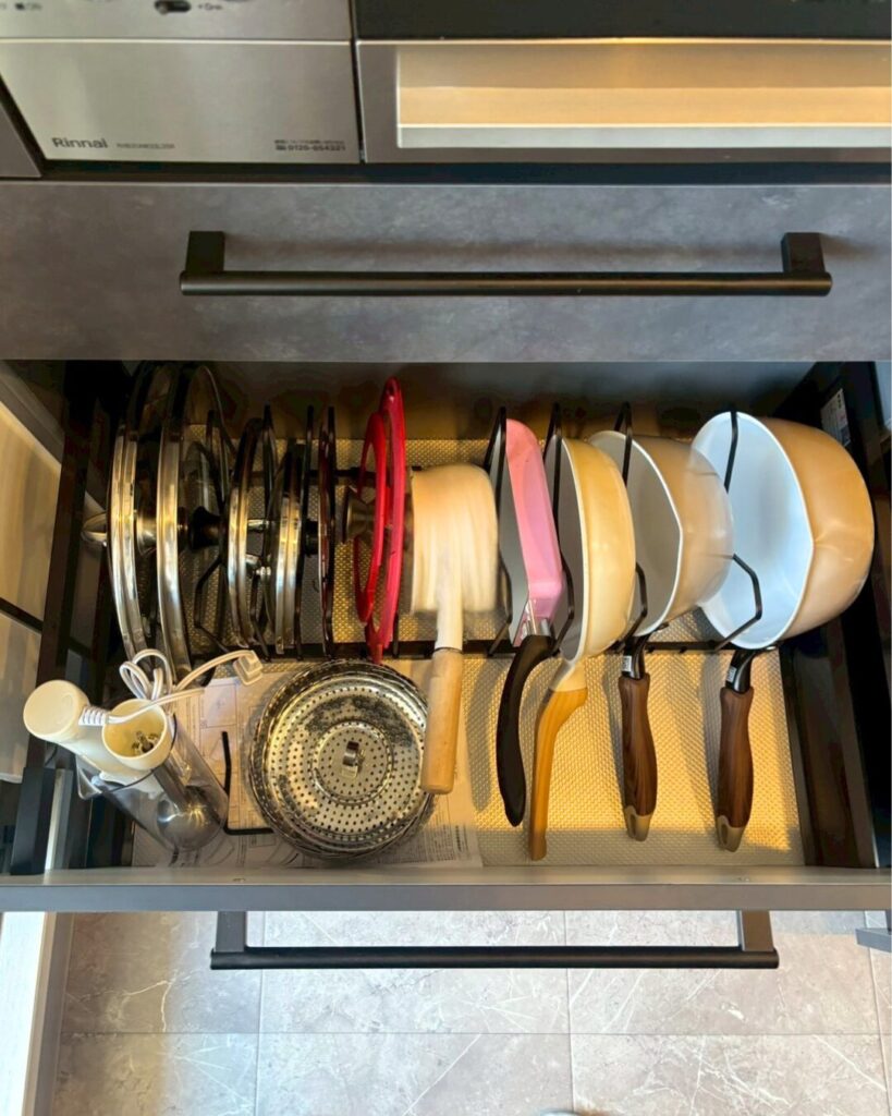 キッチンのガス台下収納